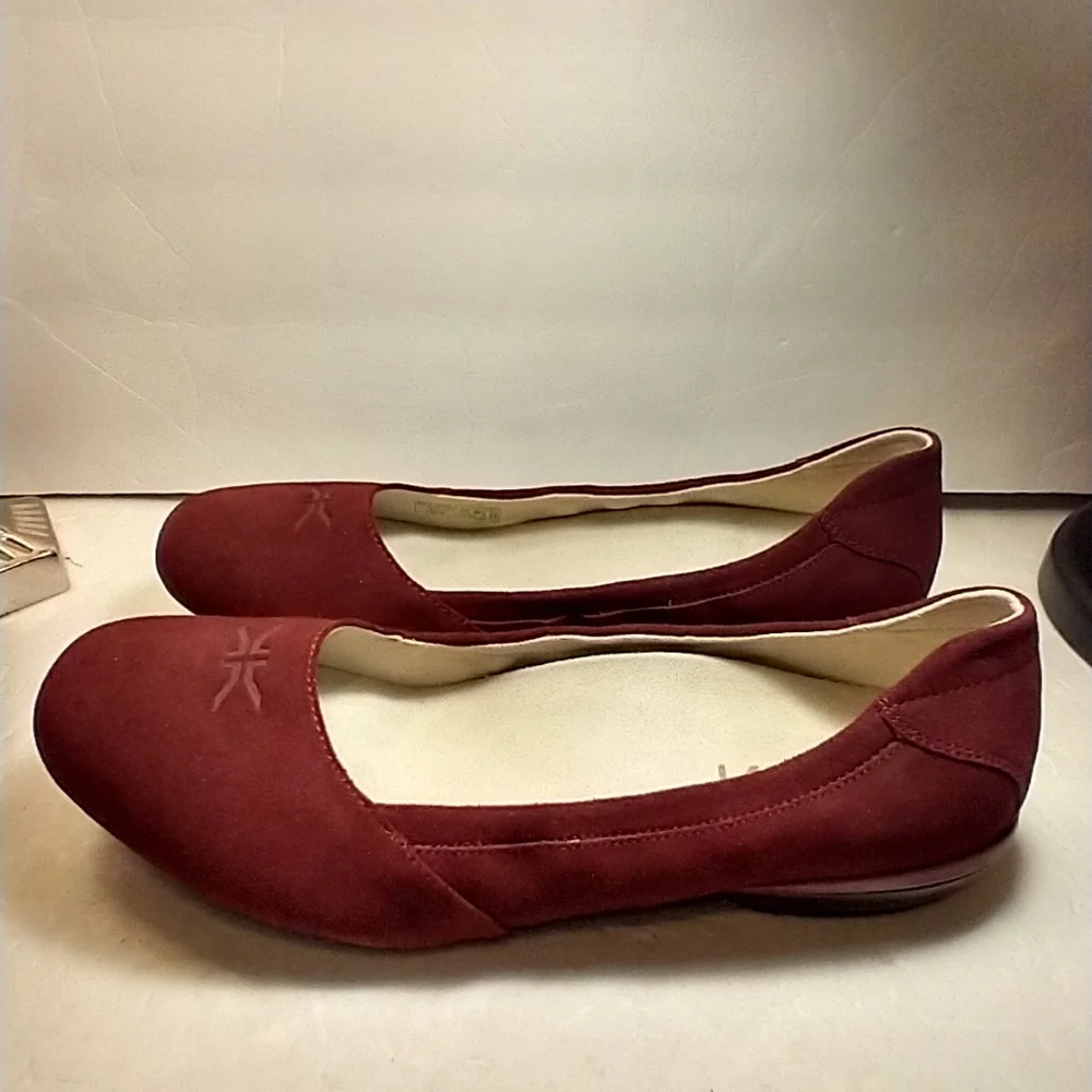 Kuru Vienna Suede Leather Slip-On Cushioned Ballet Flats Women's sz 11.